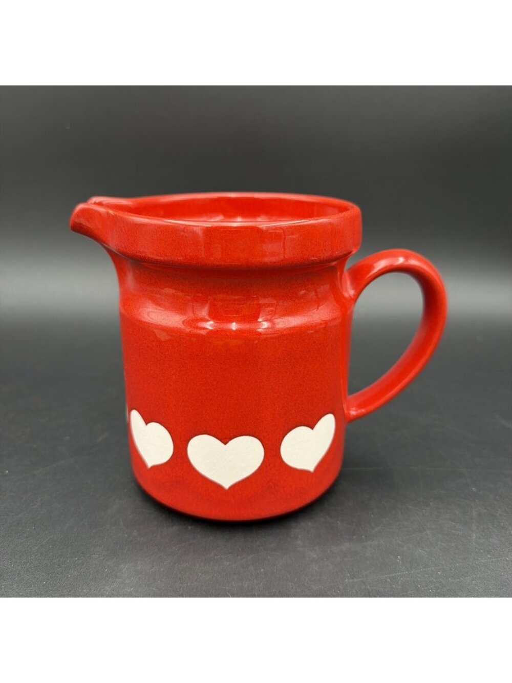 Waechtersbach Ceramic Red Pitcher White Heart Germany 32oz 5 .5" T x 4.5"D